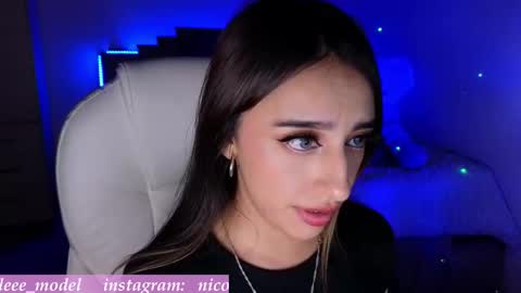 Nicole online show from December 17, 2025, 2:28 am