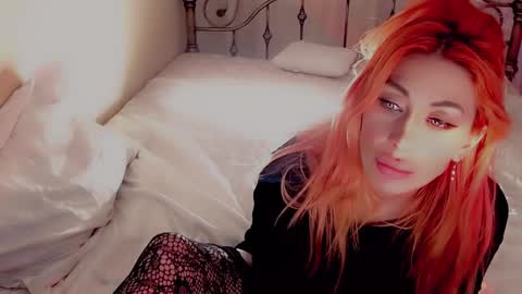 Snapshot of nicole_g0ld_ chatting on December 6, 2024, 7:10 am Nicole online show from December 6, 2024, 7:10 am