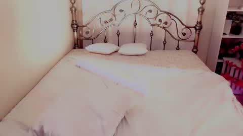 Snapshot of nicole_g0ld_ chatting on March 1, 2025, 7:30 am Nicole online show from March 1, 2025, 7:30 am