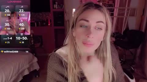 Snapshot of nicole_g0ld_ chatting on January 12, 2026, 10:59 pm Nicole online show from January 12, 2026, 10:59 pm