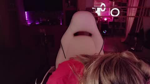 Snapshot of nicole_g0ld_ chatting on March 2, 2026, 5:08 am Nicole online show from March 2, 2026, 5:08 am