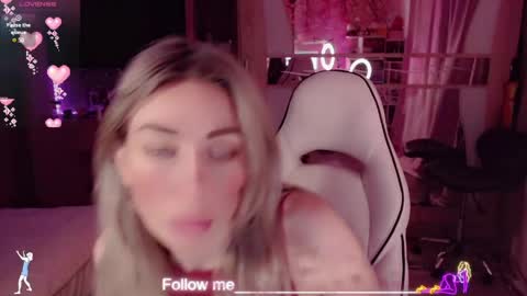 Snapshot of nicole_g0ld_ chatting on March 23, 2026, 6:28 am Nicole online show from March 23, 2026, 6:28 am