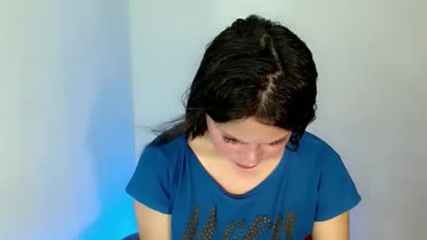 nicole_kiss01 online show from October 3, 2025, 8:22 am