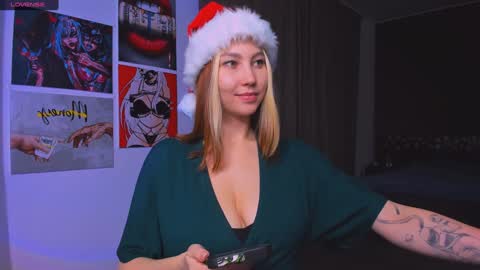 Nicole online show from December 19, 2024, 3:07 am