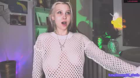 Snapshot of nicole_matt chatting on May 9, 2026, 8:25 pm Nicole online show from May 9, 2026, 8:25 pm