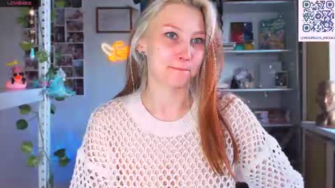 Snapshot of nicole_matt chatting on July 15, 2026, 2:39 am Nicole online show from July 15, 2026, 2:39 am