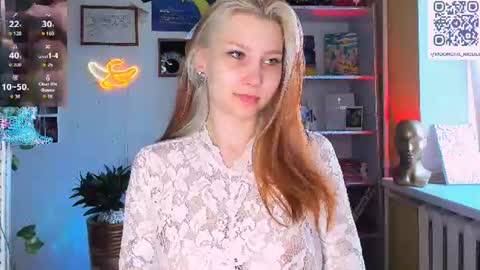 Snapshot of nicole_matt chatting on July 17, 2026, 2:51 am Nicole online show from July 17, 2026, 2:51 am