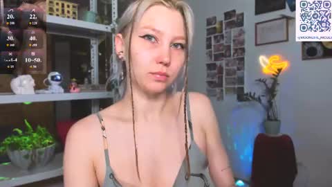 Snapshot of nicole_matt chatting on July 26, 2026, 9:43 pm Nicole online show from July 26, 2026, 9:43 pm