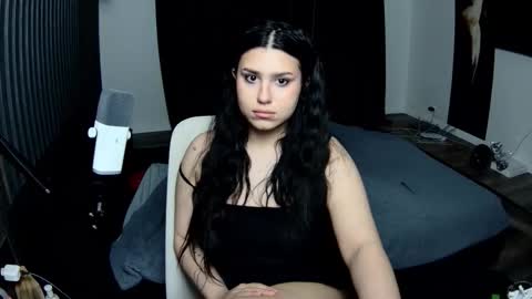 Nicole online show from March 3, 2026, 8:37 pm