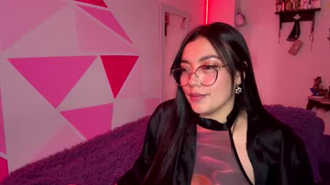 Nicole online show from January 13, 2026, 5:24 am