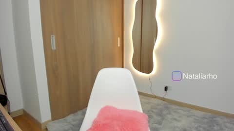 Snapshot of nicole_whitee chatting on December 9, 2024, 10:41 pm N A T A L I A online show from December 9, 2024, 10:41 pm