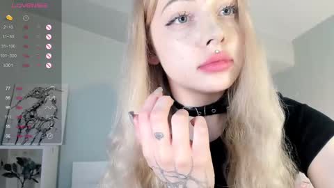 Snapshot of nicole_yo chatting on February 15, 2025, 10:33 am Mary online show from February 15, 2025, 10:33 am