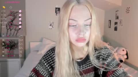 Snapshot of nicole_yo chatting on February 20, 2025, 8:17 am Mary online show from February 20, 2025, 8:17 am