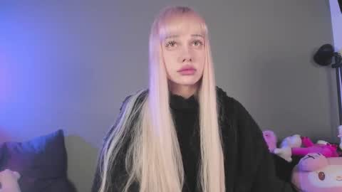 Mary online show from February 22, 2026, 5:44 pm