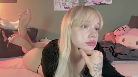 Snapshot of nicole_yo chatting on May 15, 2026, 11:45 pm Mary online show from May 15, 2026, 11:45 pm