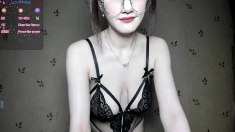 Snapshot of nicoledaviss_ chatting on June 1, 2026, 7:59 pm NicoleDavis online show from June 1, 2026, 7:59 pm
