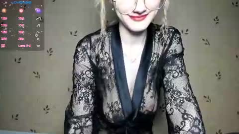 Snapshot of nicoledaviss_ chatting on June 12, 2026, 7:46 pm NicoleDavis online show from June 12, 2026, 7:46 pm