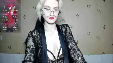 NicoleDavis online show from July 14, 2026, 7:30 pm