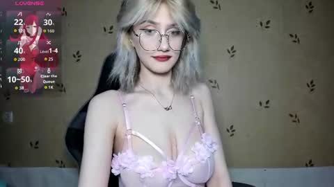 NicoleDavis online show from August 3, 2026, 7:17 pm