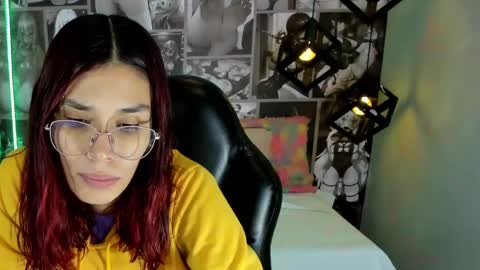 N i c o l e  online show from February 9, 2025, 2:18 pm