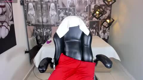 N i c o l e  online show from February 19, 2025, 5:49 pm