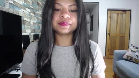 Nicole online show from October 4, 2025, 9:40 am