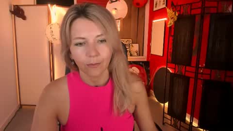 Snapshot of nicolehits chatting on June 18, 2026, 9:14 am nicolehits online show from June 18, 2026, 9:14 am