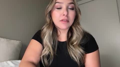 nicolelovesyou444 online show from May 8, 2026, 10:48 pm