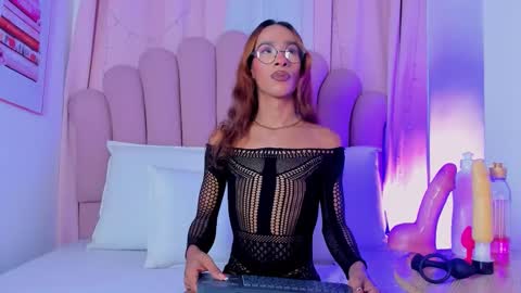 Snapshot of nicolemadrird chatting on November 8, 2025, 6:51 pm nicolemadrird online show from November 8, 2025, 6:51 pm