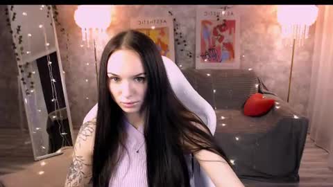 Nicole online show from June 15, 2026, 4:09 pm