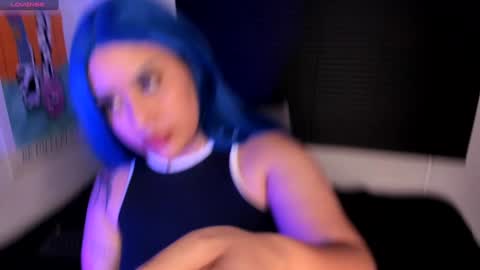 Snapshot of nicoleozzyy chatting on December 18, 2024, 11:19 pm Nico online show from December 18, 2024, 11:19 pm