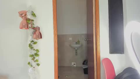 NICOLE online show from November 19, 2025, 12:49 pm