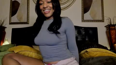 Snapshot of nicolesolace chatting on December 9, 2024, 2:02 am Nicole online show from December 9, 2024, 2:02 am