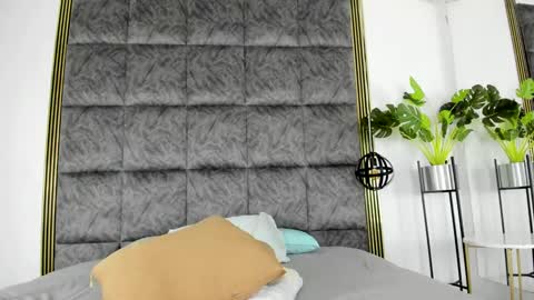 Snapshot of nicolesteelee chatting on January 11, 2025, 12:01 am Nicole online show from January 11, 2025, 12:01 am