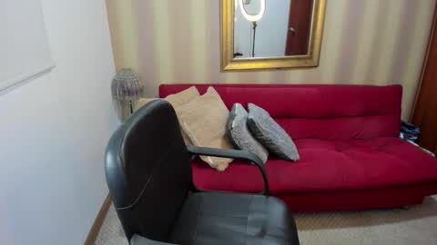 Nicolettcolin  online show from March 11, 2026, 9:32 pm