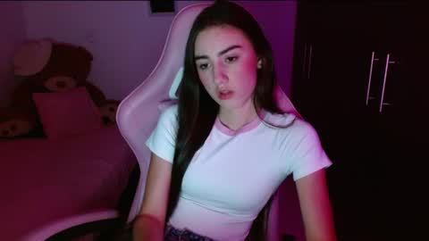 Snapshot of nicoll_28 chatting on July 5, 2026, 1:56 am nicoll_28 online show from July 5, 2026, 1:56 am