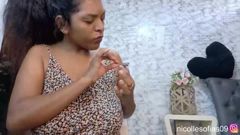 nicolle4 online show from June 7, 2026, 5:27 pm