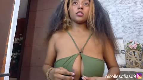 Snapshot of nicolle4 chatting on June 20, 2026, 7:16 pm nicolle4 online show from June 20, 2026, 7:16 pm