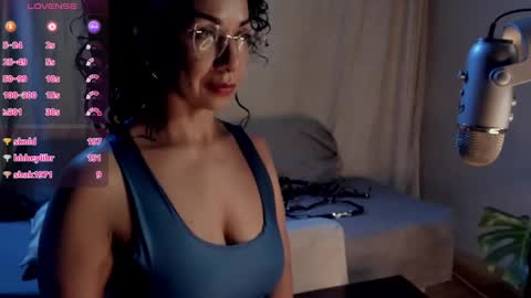 Snapshot of nicolle__smith_ chatting on February 24, 2025, 1:35 am Mrs Nicolle online show from February 24, 2025, 1:35 am