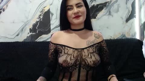 nicolle gomes online show from November 27, 2025, 11:29 pm