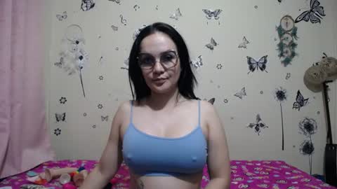nicolle_sky online show from July 9, 2026, 8:40 am