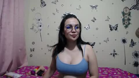 nicolle_sky online show from July 21, 2026, 8:27 am