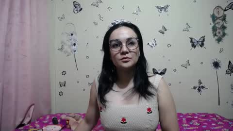 nicolle_sky online show from July 24, 2026, 8:34 am