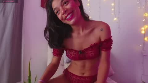 Snapshot of nicolle_swt chatting on May 20, 2026, 10:54 am Nicolle online show from May 20, 2026, 10:54 am