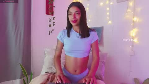 Snapshot of nicolle_swt chatting on June 19, 2026, 11:25 am Nicolle online show from June 19, 2026, 11:25 am