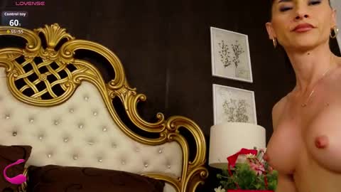 Nicolle online show from April 23, 2026, 12:29 pm