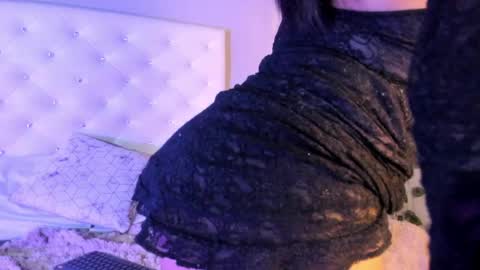 Nicolle online show from April 29, 2026, 1:59 pm