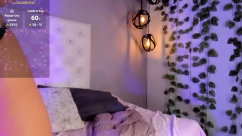 Nicolle online show from July 9, 2026, 2:32 pm