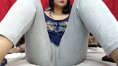 NICOLLE online show from April 4, 2026, 9:12 pm