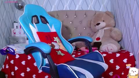 Nicolle Miley online show from February 12, 2025, 10:03 am